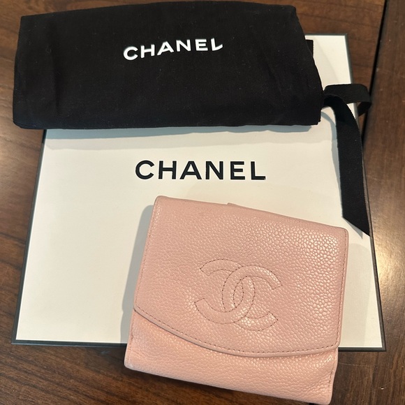 CHANEL Caviar Pink Wallet with Dusty and Box - Picture 2 of 16